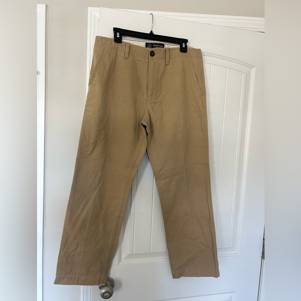 Men’s American eagle khakis! Size 32 x 30! Great condition!